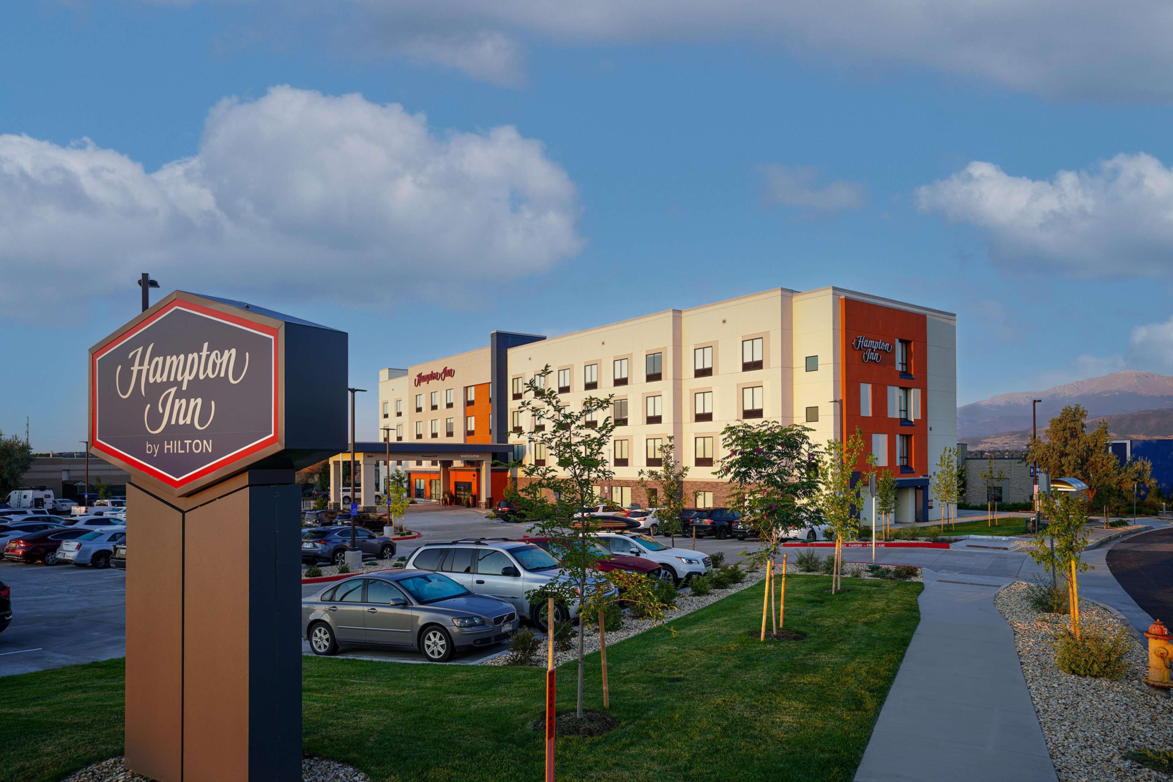 Hampton Inn Colorado Springs I-25 Central Екстериор снимка