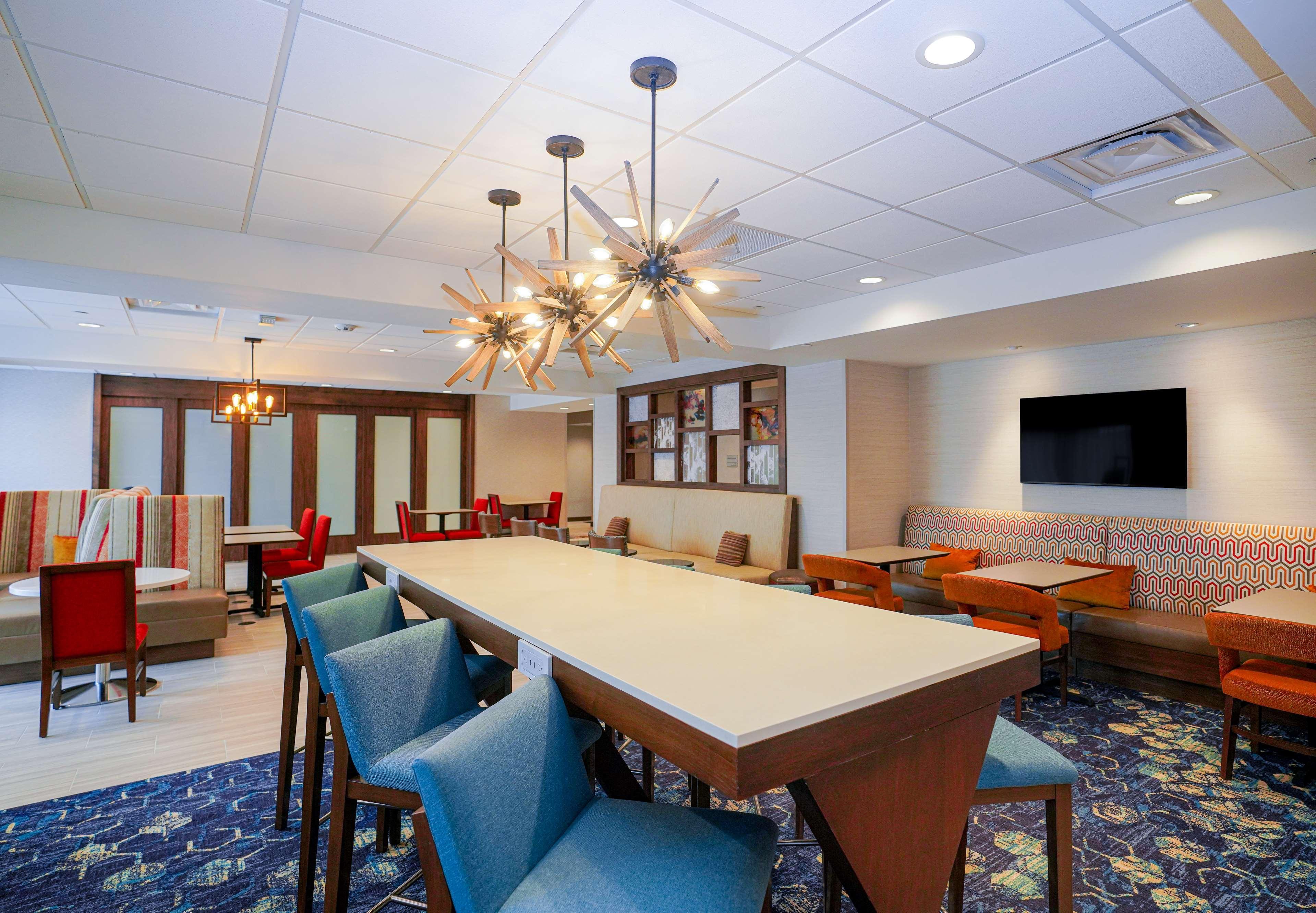Hampton Inn Colorado Springs I-25 Central Екстериор снимка